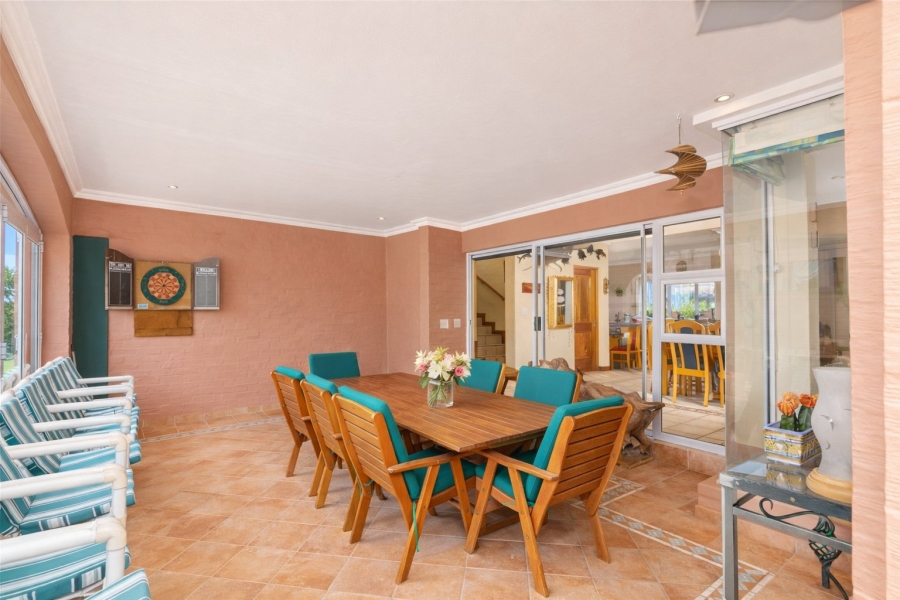 4 Bedroom Property for Sale in Caribbean Beach Club North West